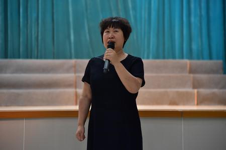 宣传部部长袁灵芬在作点评