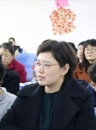 佟立荣老师在讨论会上讲话